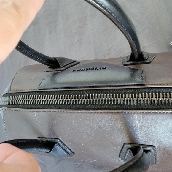 Givenchy Medium Antigona star embossed - Picture 7 of 9